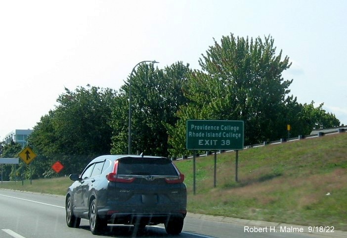 Image of auxiliary sign for Charles Street exit with new milepost based exit number on I-95 South in Providence, September 2022 e