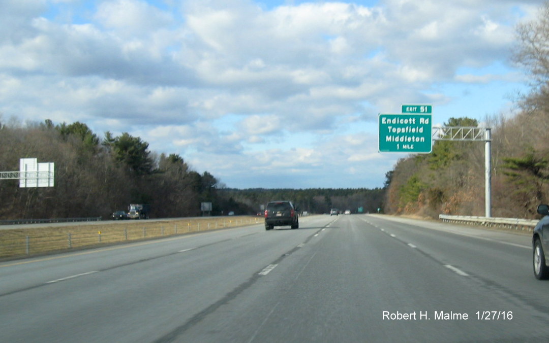 Newly installed 1-Mile Advance Exit sign for Endicott Rd on I-95 North in Boxford