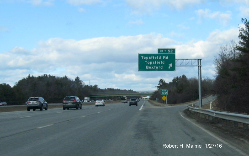 New image of newly installed exit signage for Topsfield Rd on I-95 North in Boxford