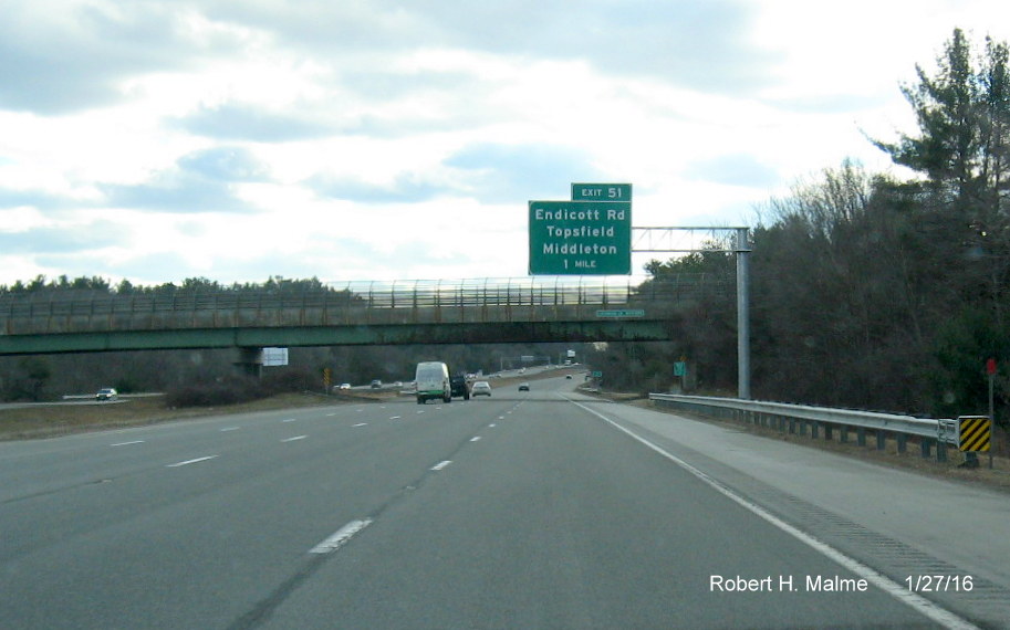 Retaken image of 1-Mile Advance sign for Endicott Rd on I-95 South in Boxford