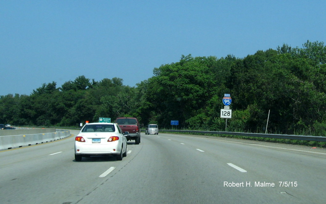 Image of newly installed Borth I-95/MA 128 reassurance marker in Newton