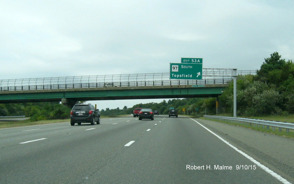 Image of MA 97 South overhead exit sign on I-95 South in Boxford