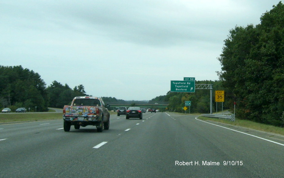 Image of overhead exit signage for Topsfield Road on I-95 South