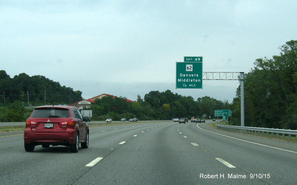 Image of 1/2 mile advance sign for MA 62 on I-95 North