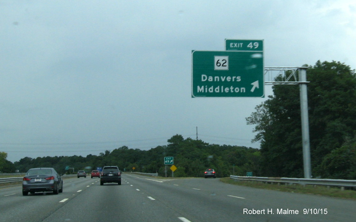 Image of overhead MA 62 exit sign on I-95 North