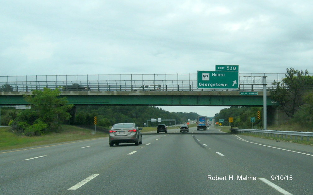 Image of new MA 97 South overhead exit sign on I-95 North in Topsfield