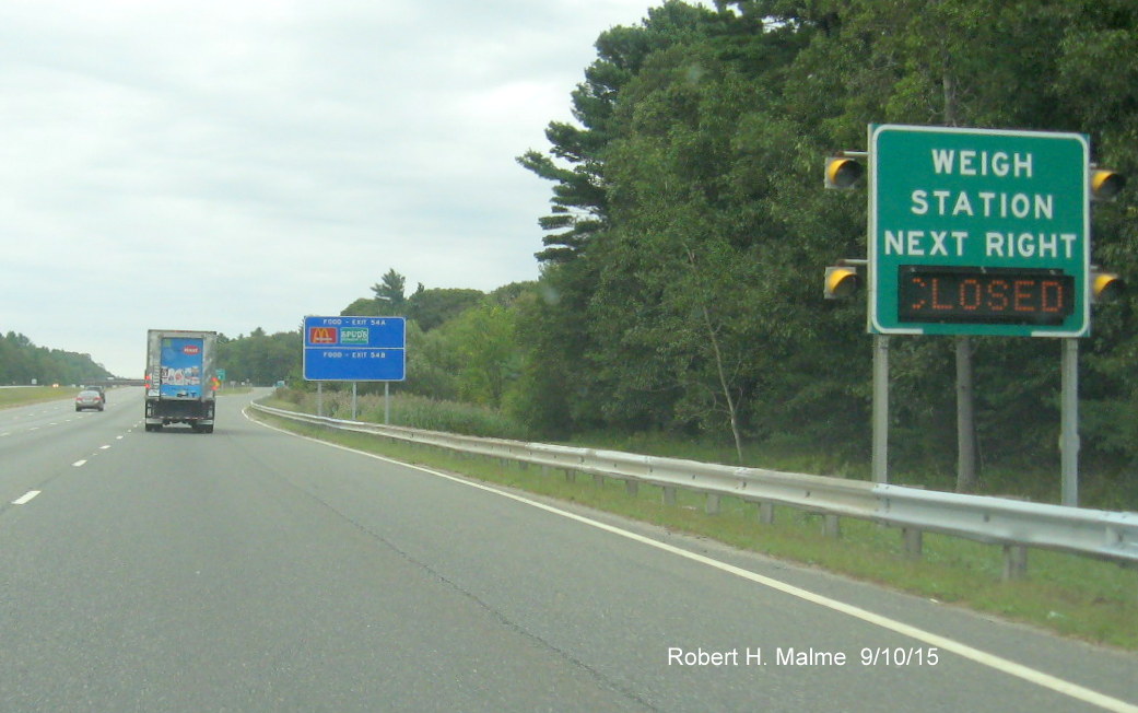 Image of Weigh Station and Blue service signs on I-95 North in Georgetown