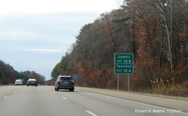 Recently placed auxiliary sign for I-495 exits on I-95 South in Foxboro, November 2021