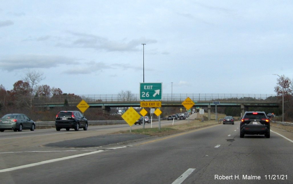 Image of recently placed new gore sign for I-93 exit on I-95 North in Canton, November 2021