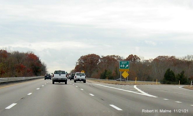 Recently placed new gore sign for MA 123 West exit on I-95 South in Attleboro, November 2021