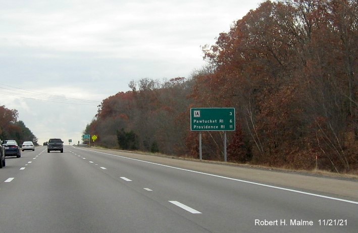Recently placed post-interchange distance sign after the MA 123 exits on I-95 South in Attleboro, November 2021