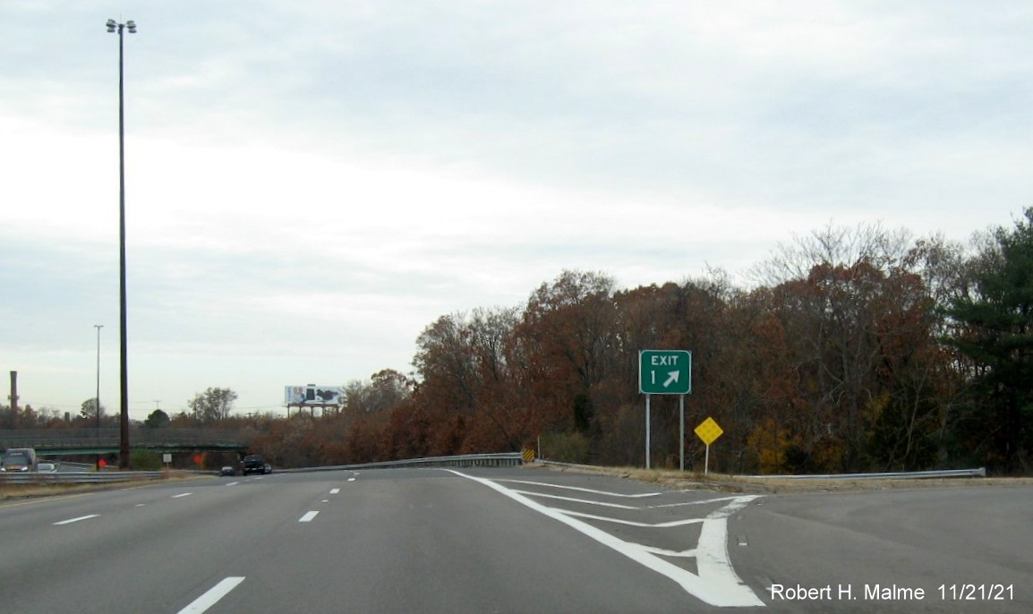 Recently placed new gore sign for US 1 exit on I-95 South in Attleboro, November 2021