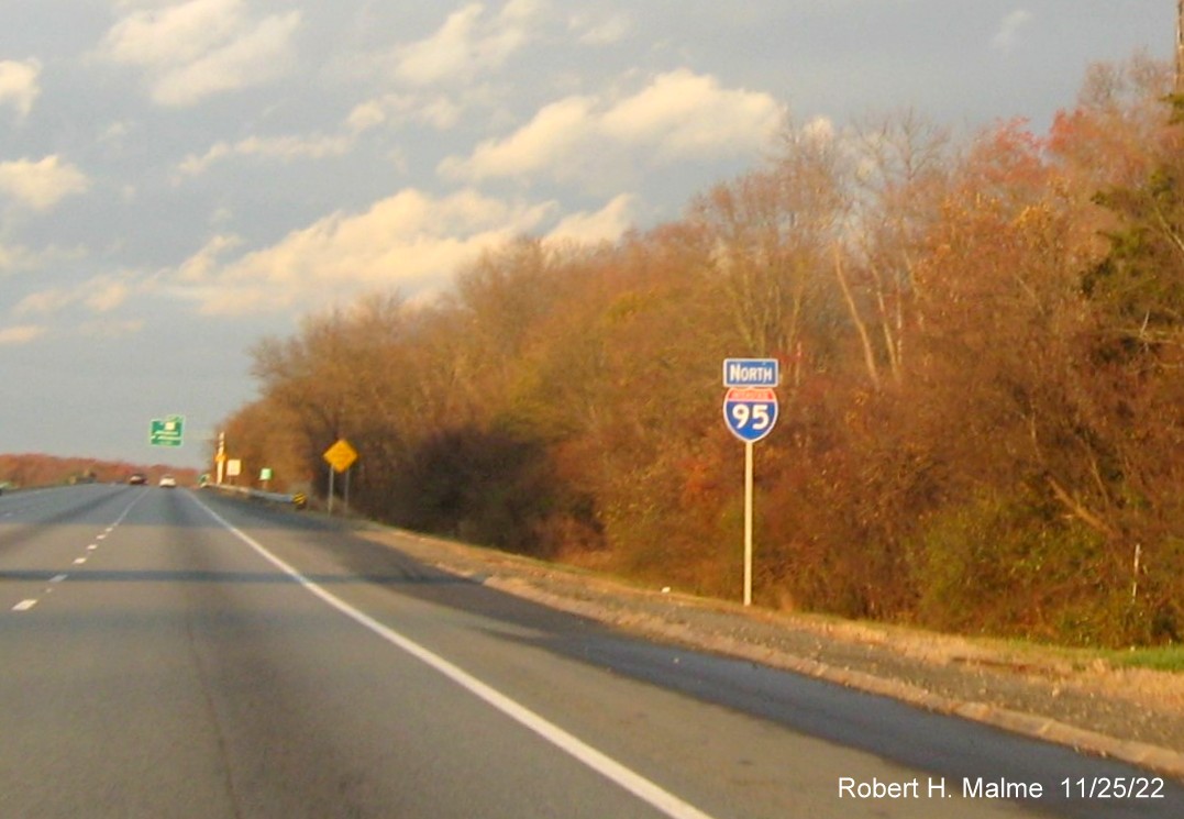 Image of new I-95 North reassurance marker following the I-295 North in Attleboro, November 2022