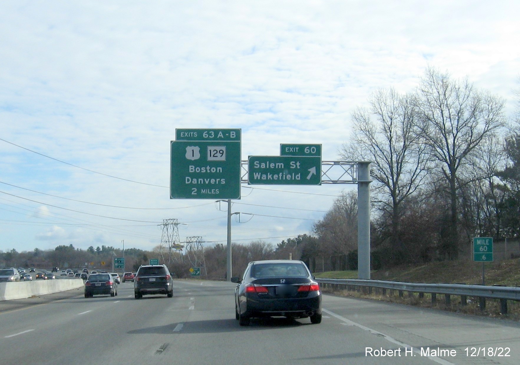 Image of newly placed overhead signage at the ramp for the Salem Street exit on I-95/MA 128 North in Wakefield, December 2022