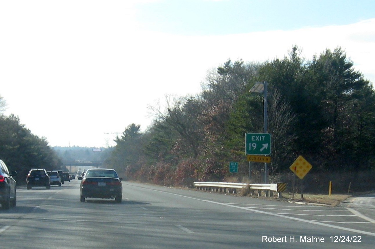 Image of new gore sign installed for US 1 exit on I-95 South in Sharon, December 2022