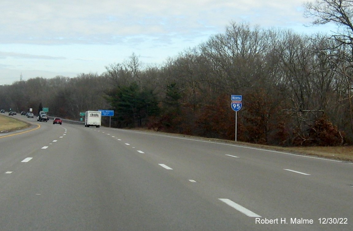 Image of recently placed North I-95 reassurance marker after MA 1A exits in Attleboro, December 2022