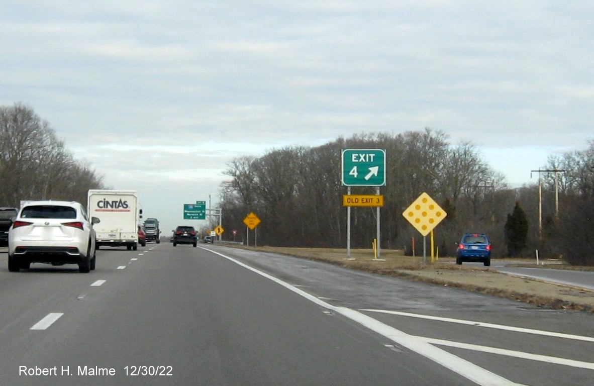 Image of recently placed gore sign for MA 123 exit on I-95 North in Attleboro, December 2022