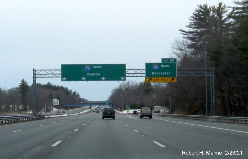 Image of overhead ramp sign for I-495 South exit with new milepost based exit number on I-95 South in Salisbury, February 2021