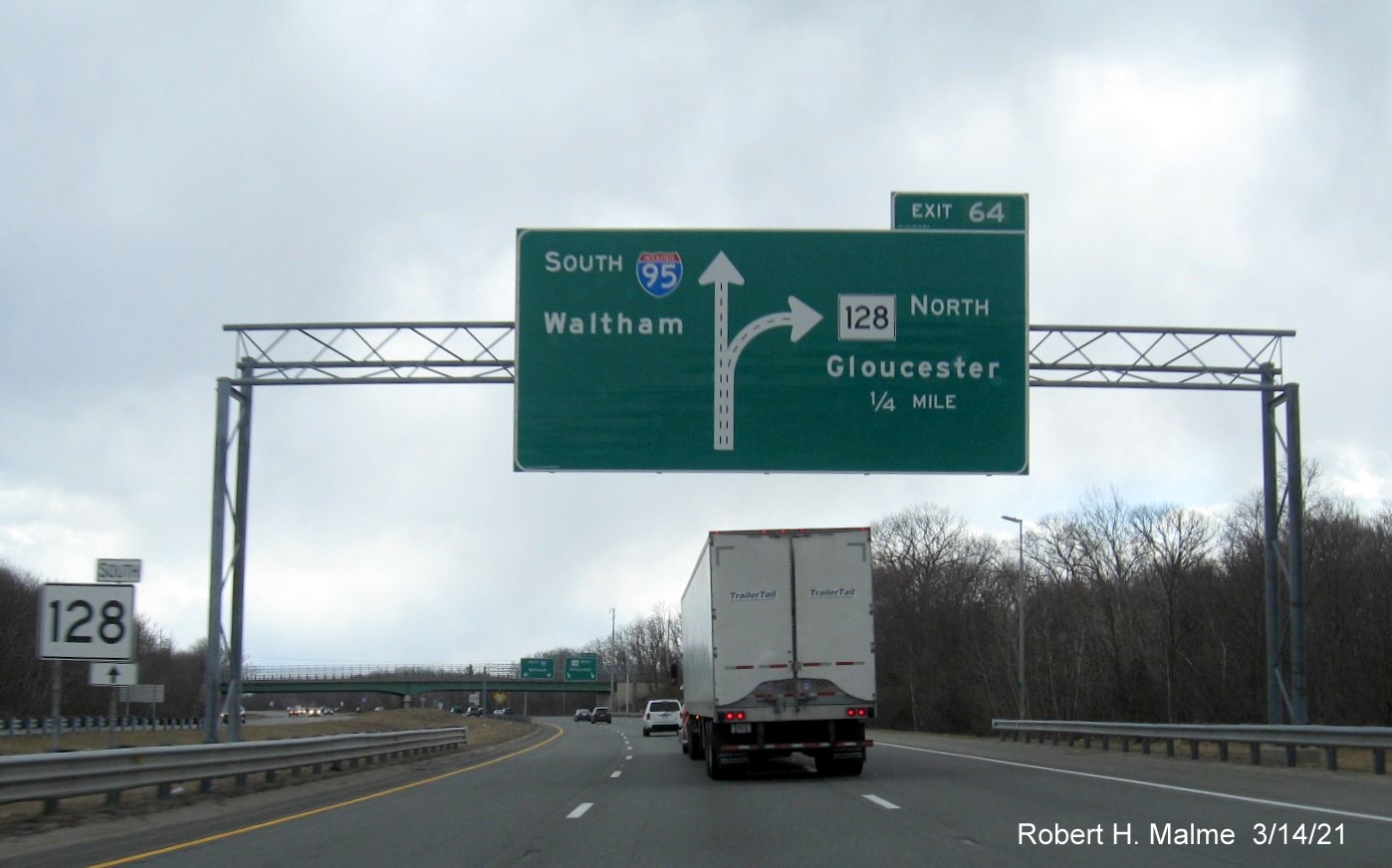 Image of 1/4 mile advance diagramattic sign for MA 128 North exit with new milepost based exit number on I-95 South in Peabody, March 2021