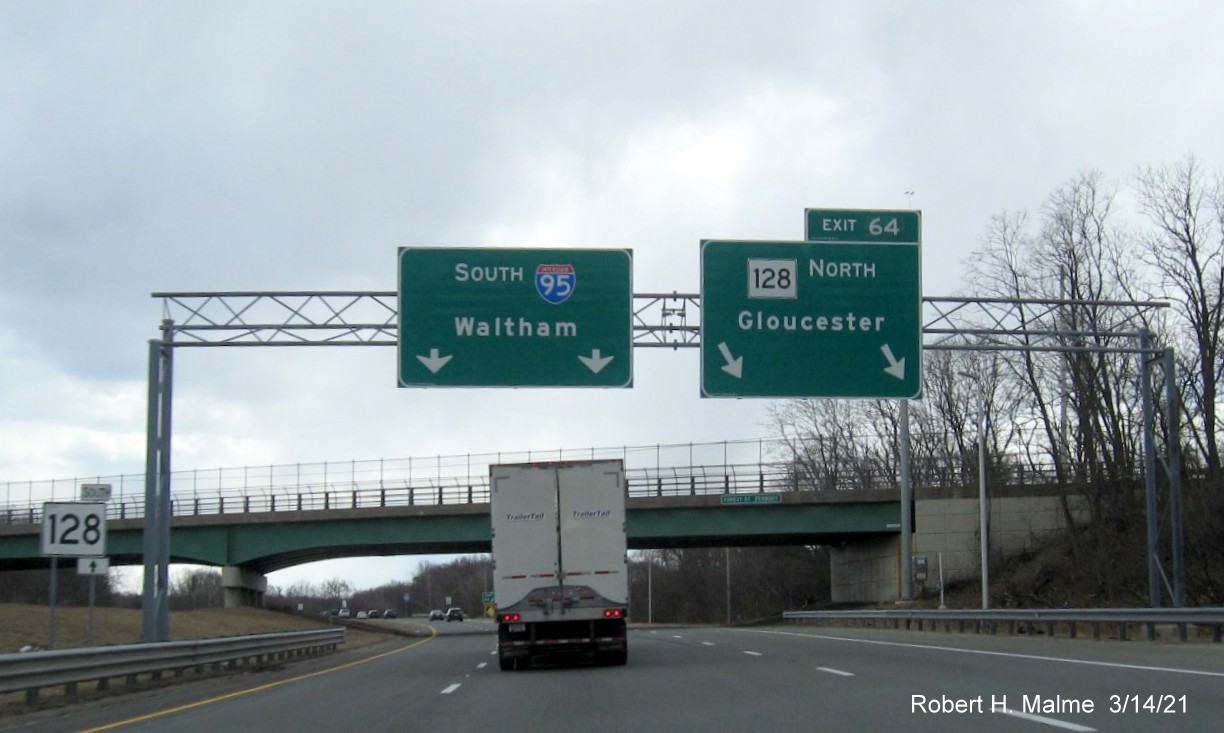 Image of overhead signage at ramp for MA 128 North exit with new milepost based exit number on I-95 South in Peabody, March 2021