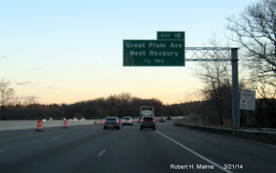 Image of new overhead exit sign for Great Plain Avenue on I-95 South in Needham