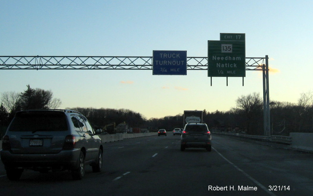 Image of new overhead sign for MA 125 exit on I-95 South in Dedham