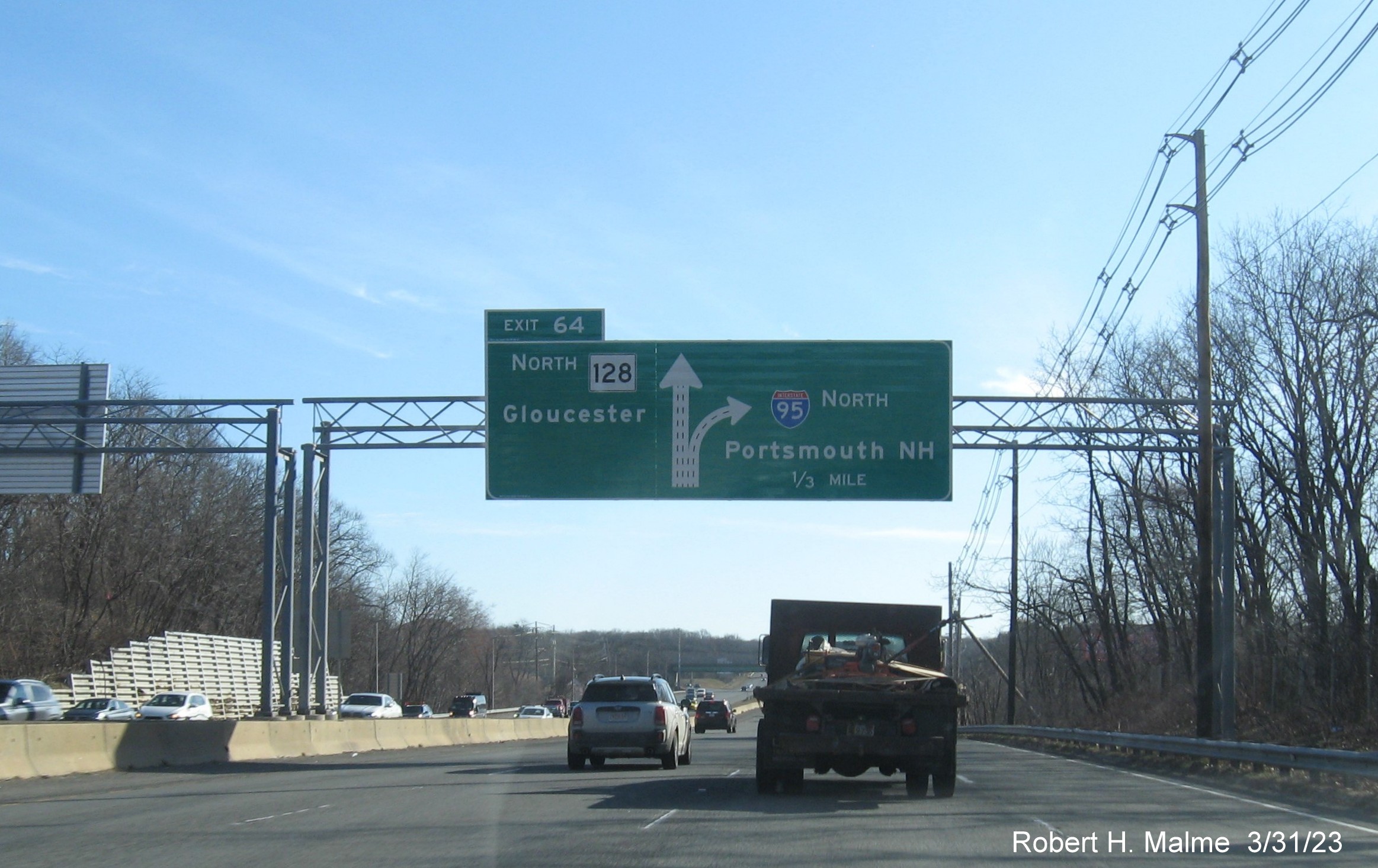 Image of recently replaced 1/3 mile advance diagrammatic sign for MA 128 North exit on I-95 North in Peabody, March 2023