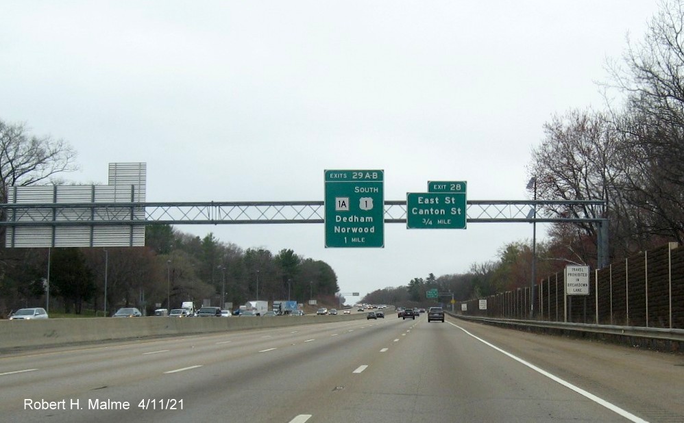 Image of 1 Mile advance sign for US 1/MA 1A exits with new milepost based exit numbers on I-95/MA 128 North, US 1 South in Canton, April 2021