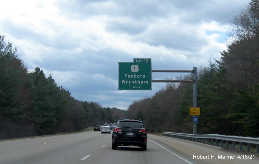 Image of 1 mile advance sign for US 1 exit with new milepost based exit number and yellow Old Exit 9 advisory sign on support on I-95 South in Sharon, April 2021 