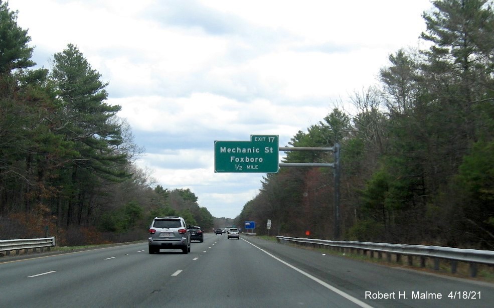 Image of 1/2 mile advance overhead sign for Mechanic Street exit with new milepost exit number on I-95 South in Foxboro, April 2021
