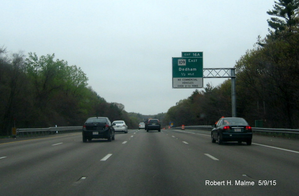 Image of new overhead advance signs for MA 109 exit on I-95 North in Dedham