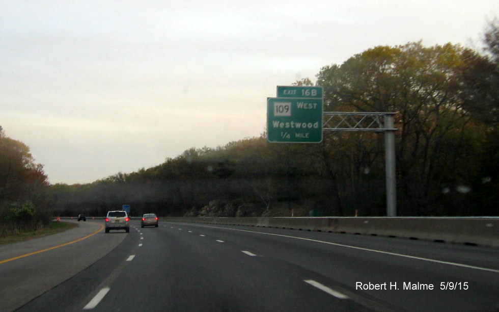Image of new advance overhead sign form MA 109 Exit on I-95 South in Dedham