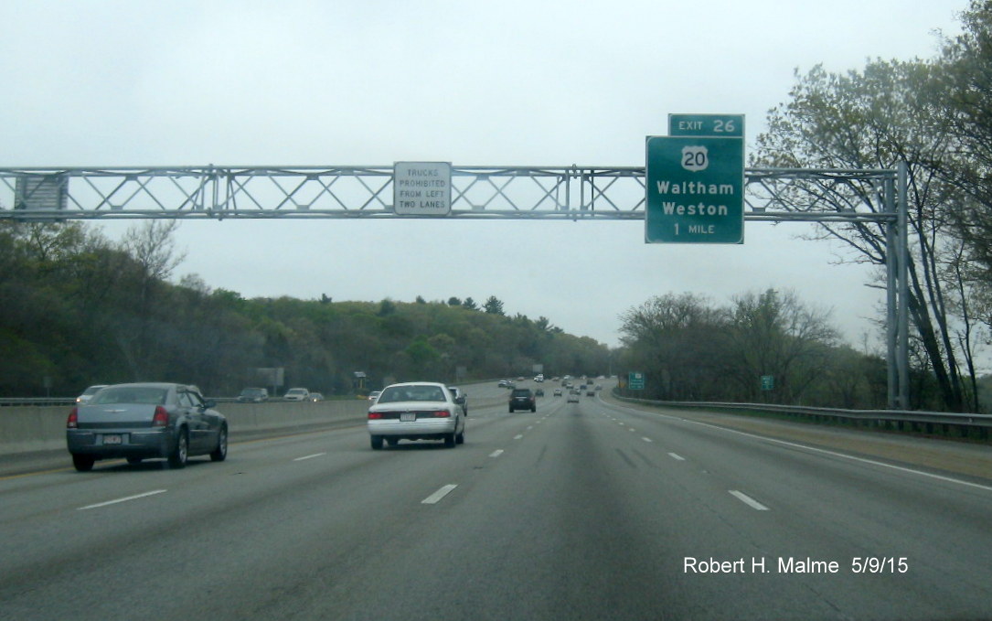 Image of new 1 Mile Advance Overhead sign for US 20 exit on I-95 North in Waltham