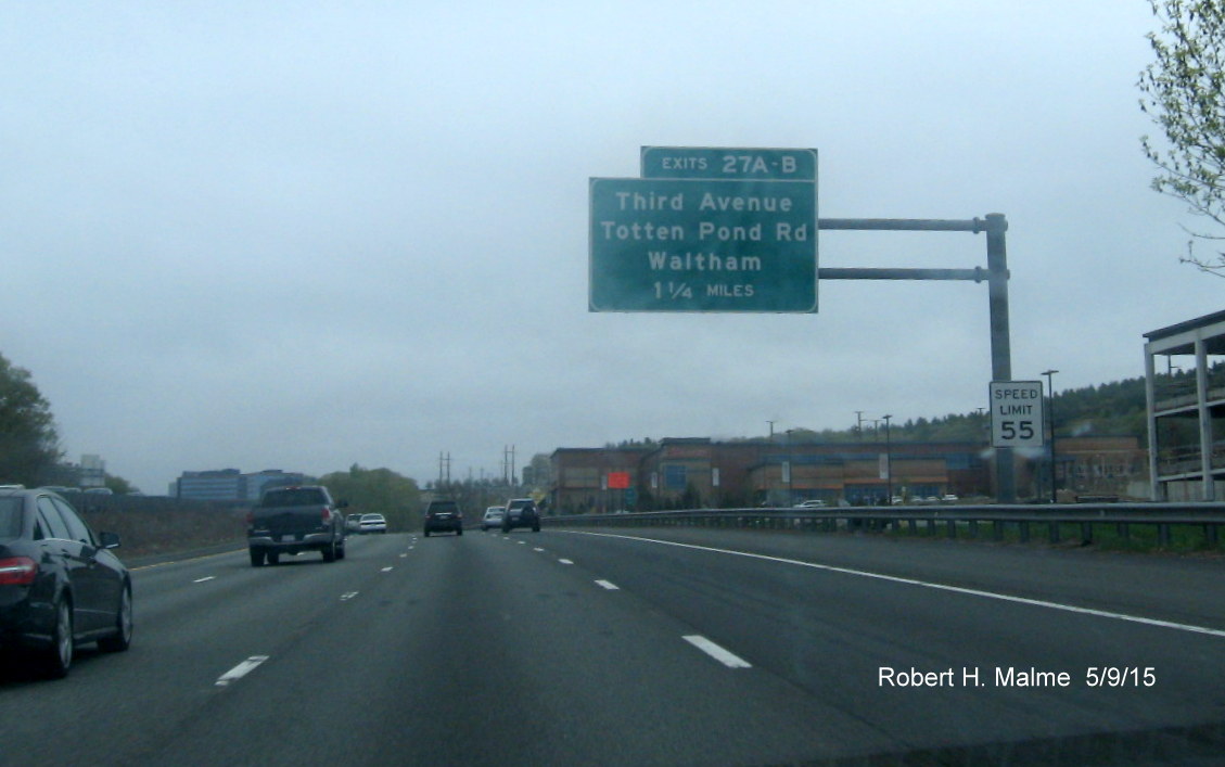Image of new overhead sign for Totten Pond Road on I-95 North in Waltham