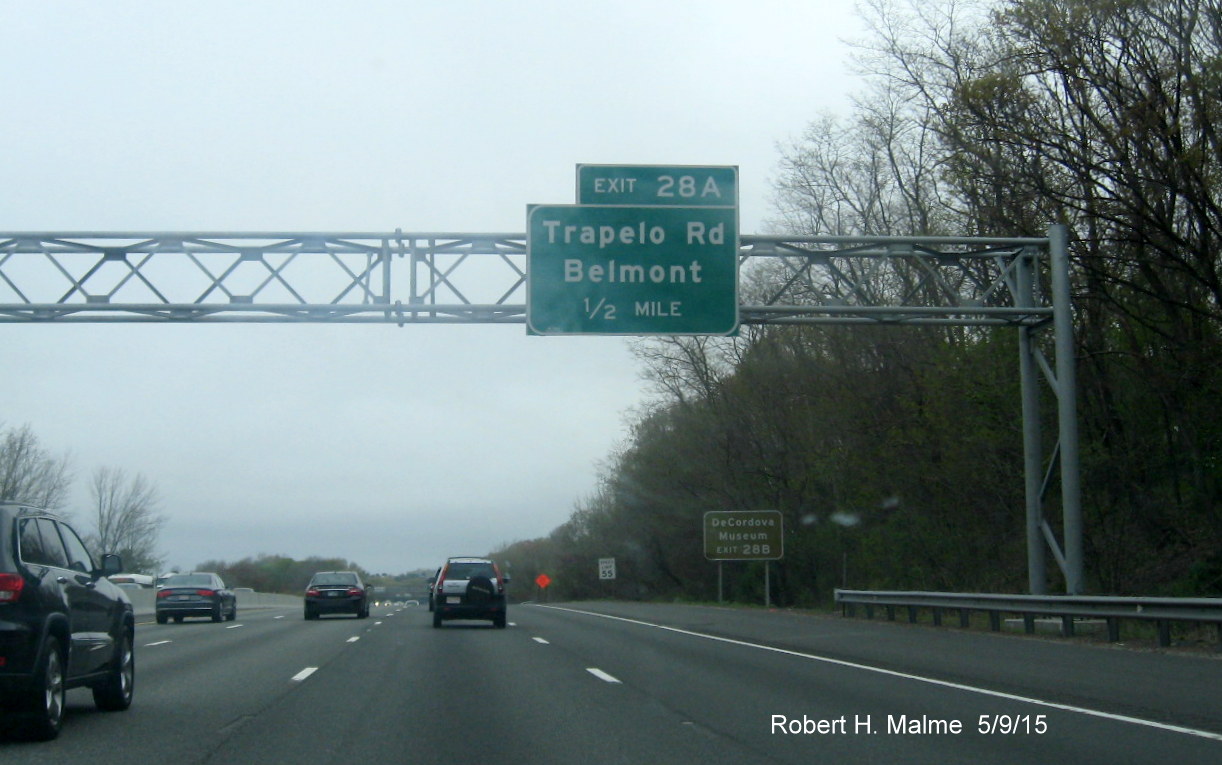 Image of overhead advance sign for Trapelo Road exit on I-95 North in Waltham