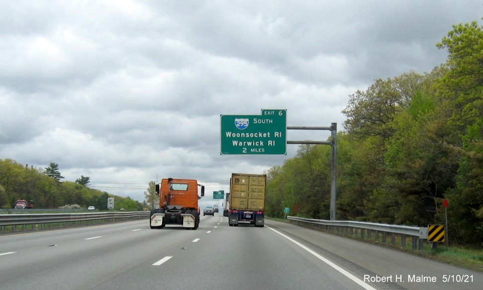 Image of 2 mile advance overhead sign for I-295 South exit with new milepost based exit number on I-95 South in Attleboro, May 2021
