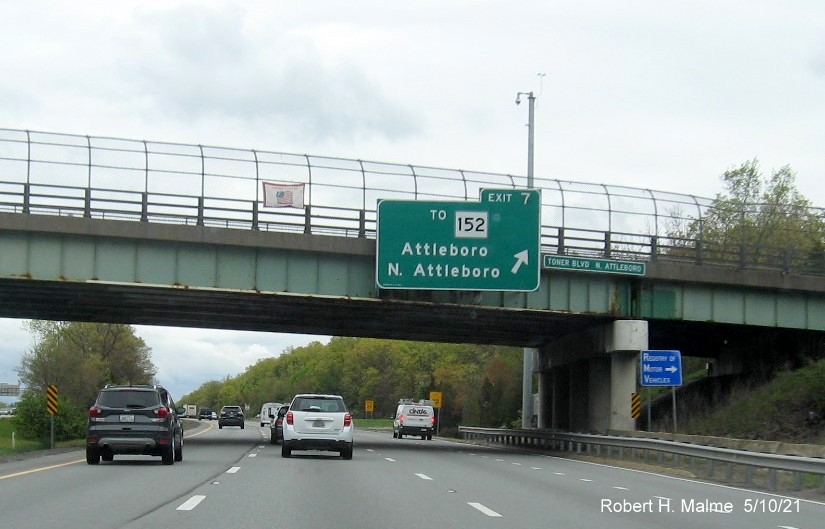 Image of overhead ramp sign for To MA 152 exit with new milepost based exit number on I-95 North in North Attleboro, May 2021