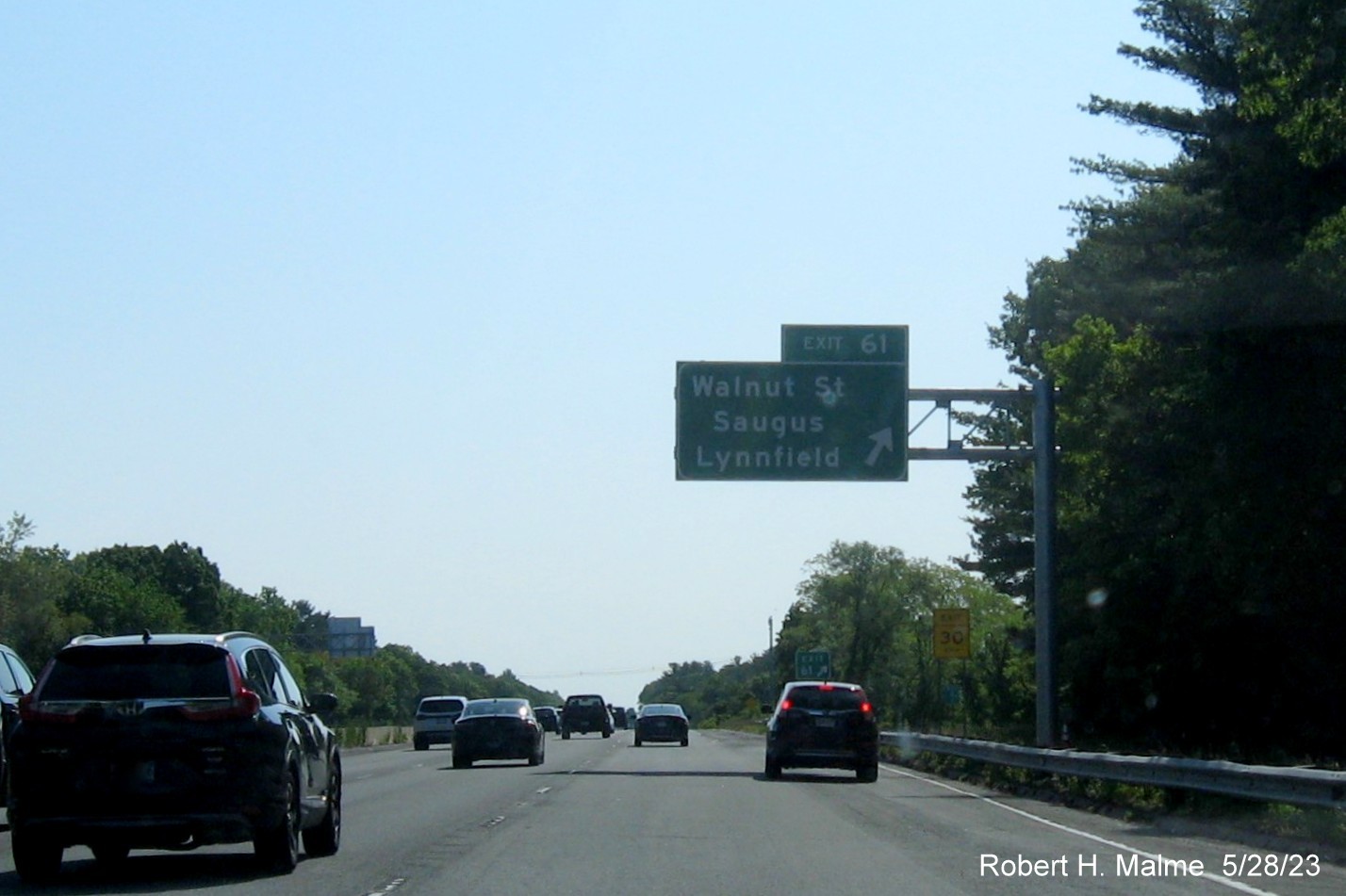 Image of recently placed overhead ramp sign for Walnut Street exit on I-95/MA 128 North in Lynnfield, May 2023