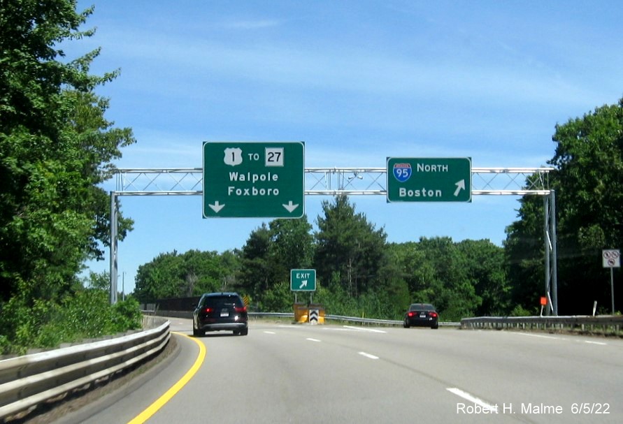 Image of recently placed overhead signs at the I-95 North ramp on US 1 North in Sharon, June 2022
