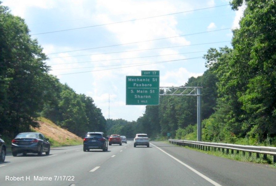 Image of newly placed 1 mile advance overhead sign for Mechanic Street/South Main Street exit on I-95 South in Foxboro, July 2022