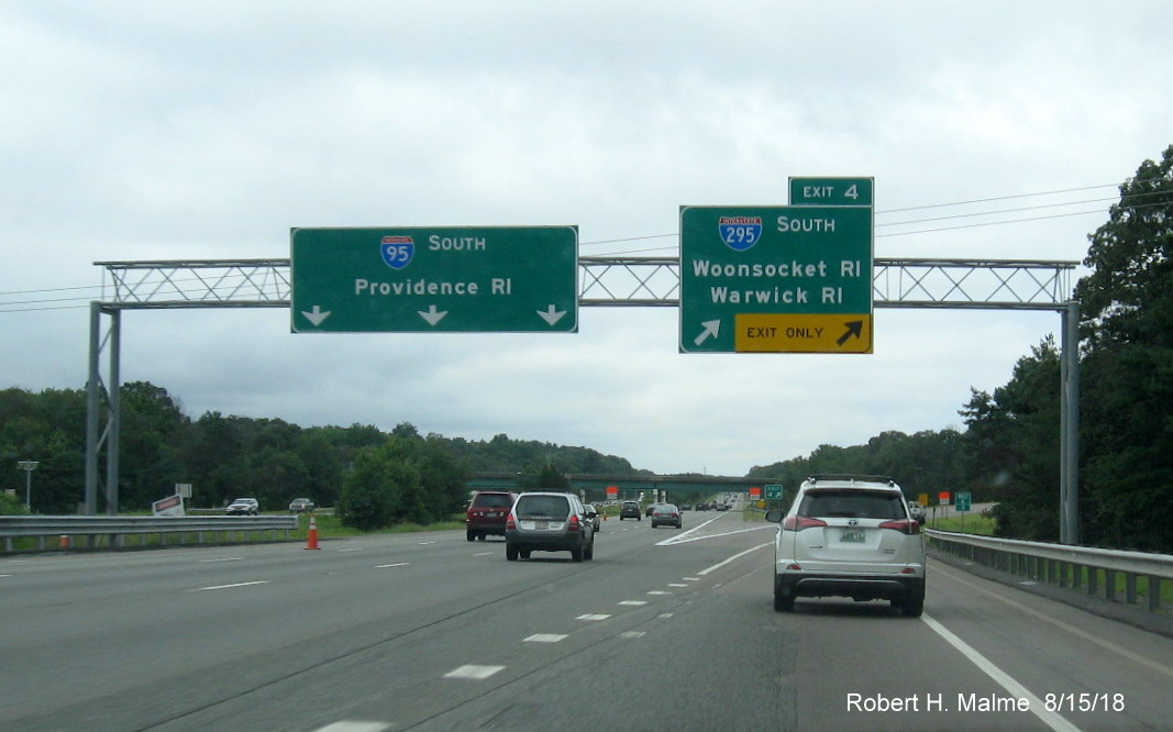 Image of overhead exit signs for I-295 on I-95 South in Attleboro