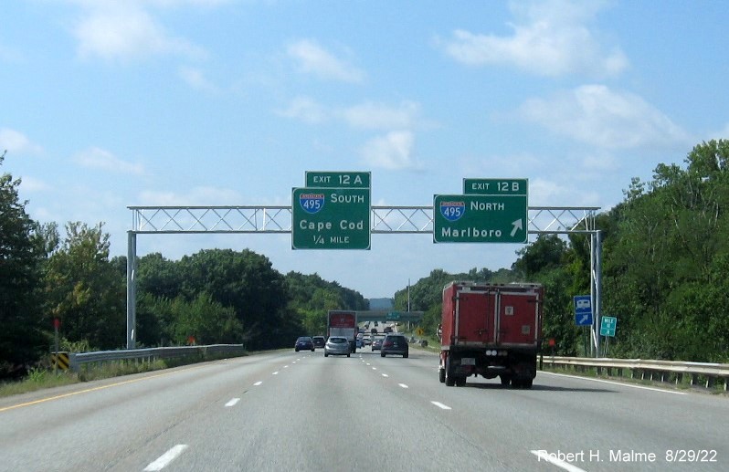 Image of newly placed overhead signs at ramp for I-495 South exit on I-95 South in Foxboro, August 2022