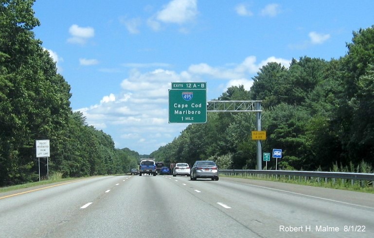 Image of newly placed 1 mile advance sign for I-495 exits on I-95 North in Mansfield, August 2022