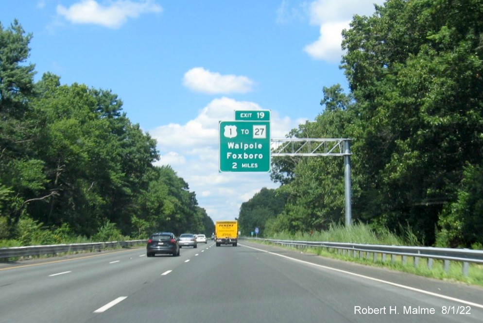 Image of newly placed 2 Miles advance sign for US 1 to MA 27 exit on I-95 North in Sharon, August 2022