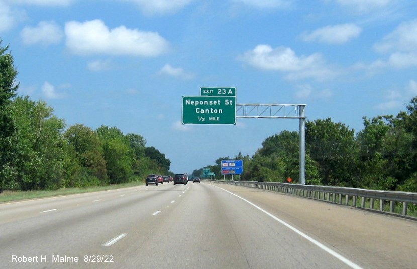 Image of 1/2 mile advance sign for Neponset Street East exit on I-95 North in Sharon, August 2022