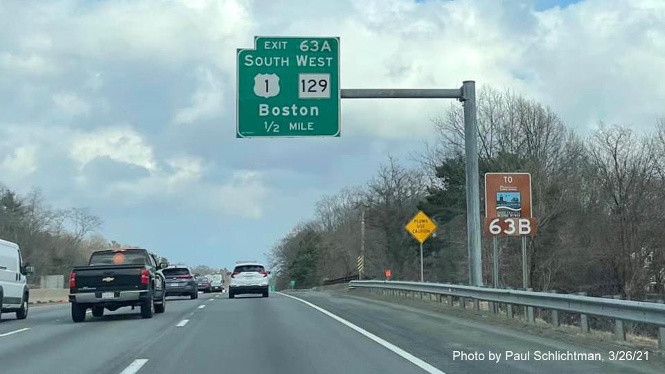 Image of 1/2 mile advance overhead sign for US 1 North/MA 129 West exit with new milepost based exit number on I-95/MA 128 North in Lynnfield, by Paul Schlichtman, March 2021