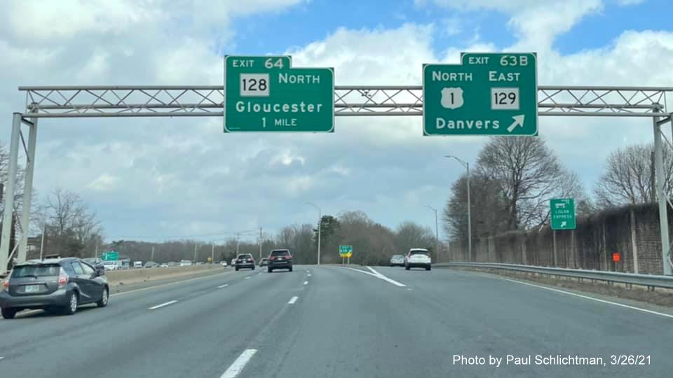 Image of overhead signs at ramp for US 1 North exit with new milepost based exit numbesr on I-95 North in Lynnfield, March 2021