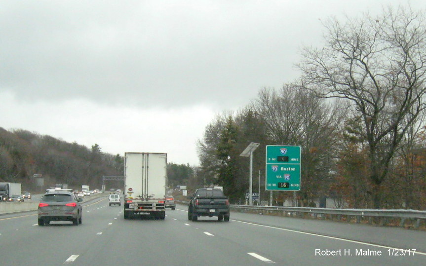 Image of activated Real Time Traffic sign on I-95/128 South in Waltham