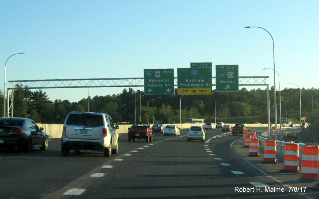 Image of newly placed overheads at new ramp to MA 30 on I-90 West in Weston