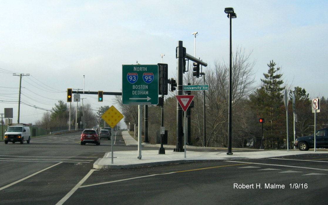 Image of rare North I-95 and I-93 Guide sign at corner of Canton St and University Ave in Westwood